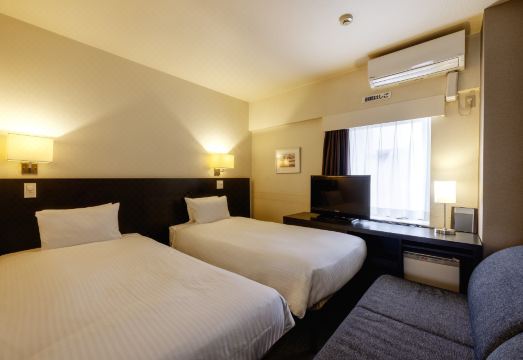 APA 호텔 요코하마 쓰루미 외관