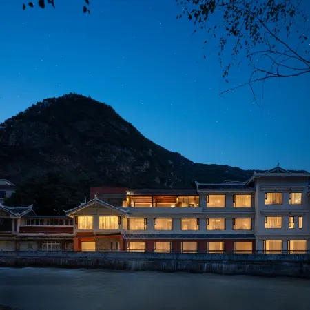 Jiuzhaigou · Mistshroud Mountains & Sunset Glow Snowscape · Sukoon Village