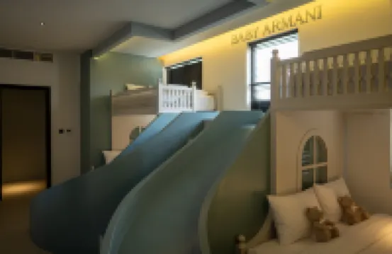 Armani House By Bridge Retreats Al Jaber Camp Mosque周辺のホテル