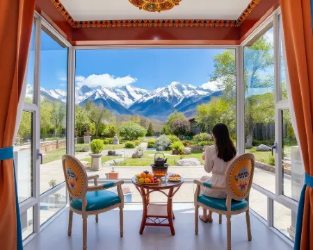 Ma Ti Temple Wolong Villa 粛南ユグル族自治県のホテル