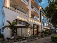 Floral Hotel·Dali Hanzhe Banhai Hotel Hotels near Erhai Park