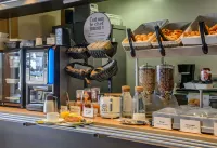 B&B酒店 尼姆維爾阿克蒂夫店 - 早餐