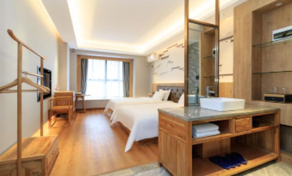 Kelton Wisdom Hotel (Jinjiang Wudian City Wanda Plaza)
