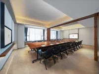 Xichang Tianyue Hotel (Qionghai 17 Degrees Torch Square)