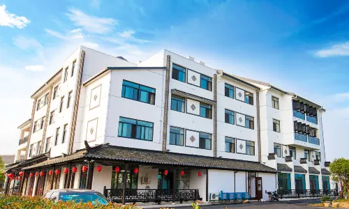 Baoding Resort Hotel (Xitang Ancient Town)