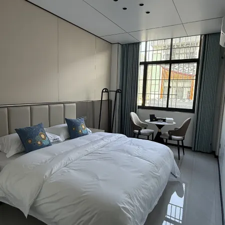 Wanzhaofeng Homestay