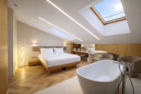 6/3 Hotel