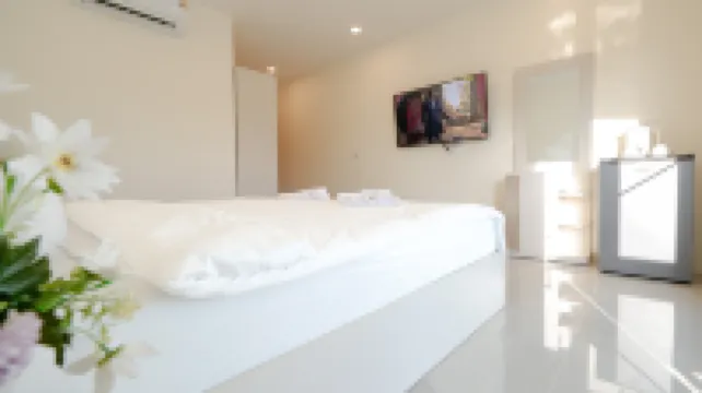 Three Monkeys Chaweng Beach