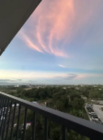 The Haus Pad | Cozy Studio