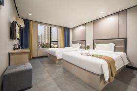 Huaihua Meijun Shang Hotel (Railway Station Branch)