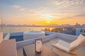 Dongshan Bay Man Scenic Apartment (Nanmen Bay)