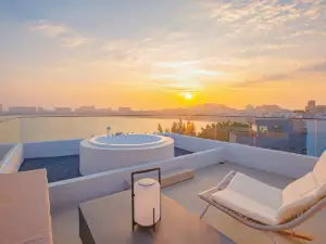 Dongshan Bay Man Scenic Apartment (Nanmen Bay)