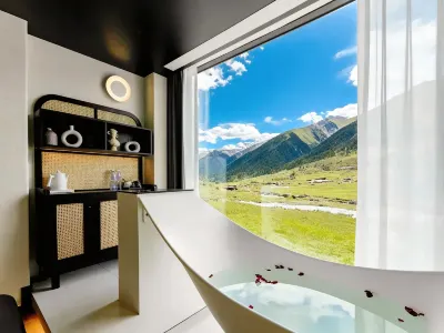 MIYE Mountain River Private Soup Homestay (Shindubashi Branch) Hotels in Xinduqiao Town