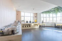 Yanhong Hotel (Jiayuguan Xiongguan Plaza) - Bãi đậu xe