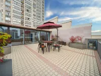Yaqi Business Hotel (Hefei High-speed Rail South Station North Square) Hotels near Baohe