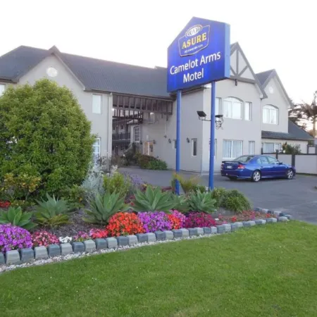 ASURE Camelot Arms Motor Lodge Отели рядом с достопримечательностью «Тематический парк Конец Радуги»
