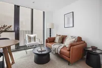 Stylish Stay on Courtenay - 1BR APT Отели в г. 