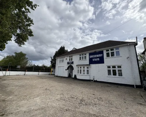 OYO Greenway Stays Hotels in Uxbridge