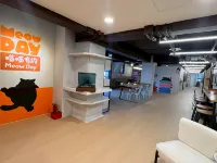 Meow Day Hostel Hotels near Ximending