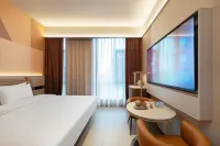 orange hotel - breakfast