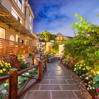 Yueyunlan · Holiday Villa | Lakeside Courtyard-Style Hotel (Dianchi Haigeng Dam) โรงแรมใกล้เขื่อนไฮกัง
