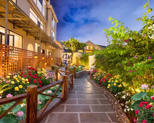 Yueyunlan · Holiday Villa | Lakeside Courtyard-Style Hotel (Dianchi Haigeng Dam) Hotels in Kunming