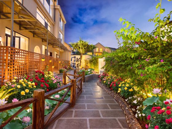 Yueyunlan · Holiday Villa | Lakeside Courtyard-Style Hotel (Dianchi Haigeng Dam)