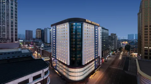 大連中山廣場俄羅斯風情街亞朵酒店 in 大連