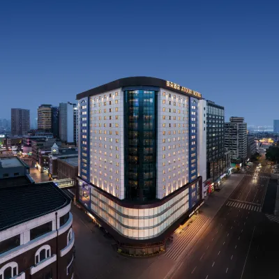 Dalian Zhongshan Public Square Russian Style Street Atour Hotel Hotels near Dalian Friendship Square
