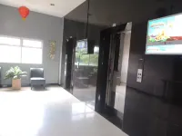 Reva Room on Gunung Putri Square Apartment - 2-Star