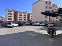 Guazhou Sunshine Home Business Express Hotel - parking