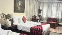 MOUNTAIN LODGE AND RESTAURANT - balcón