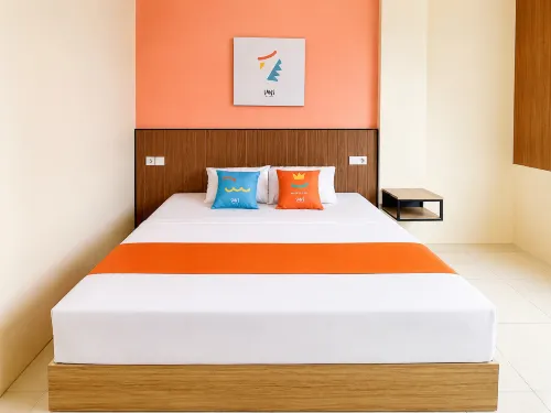 SANS Hotel Guntur Cendana Garut - parking