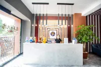Qujingyi Cloud Hotel (Wanda Branch) - Esports