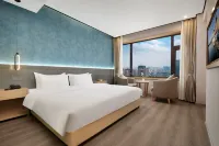 Hanyi Hotel (Lijiang Century Center) Hotels near Feixiange