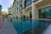 Airport Beach Hotel Phuket Отели рядом с достопримечательностью «Road Runner Buggy and ATV Adventure Phuket»