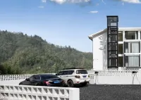 JANE Hot Spring Hotel (Anji Yunshang Grassland Panda Tribe Adventure Park Branch) - Parkplatz