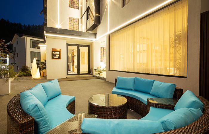 Yueshang·Stargazing Homestay (Laojunshan Zhongling Cableway Branch)