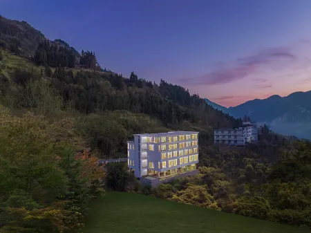 Enshi Grand Canyon Yunyin Leye Homestay Отели рядом с достопримечательностью «Yulong Crevice»