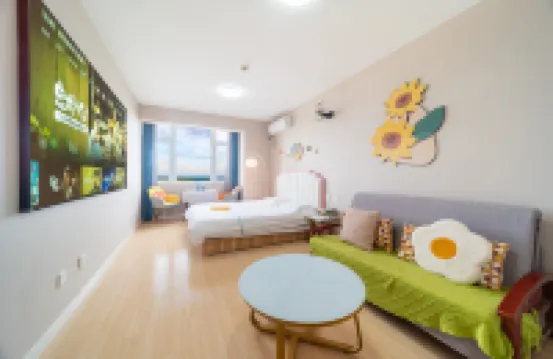 Yihai Yijia Seaview Cinema Apartment (Wanda Plaza)