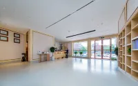 Weina Hotel (Tuanfeng Commercial Pedestrian Street)