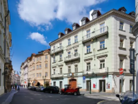 金天使套房由阿德雷茲生活提供 鄰近布拉格老城廣場的酒店