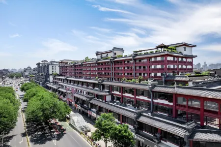 Yishang Hotel (Xi'an Bell Tower Huimin Street)