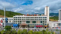 Vienna Hotel (Jenam International Trade City) Hotels in Quannan