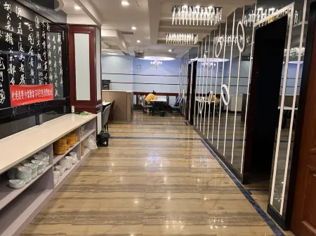 Yining Development Zone Licheng Ruixuan Hotel (Yining Airport)