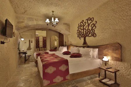 Aren Cave Hotel and Art Gallery