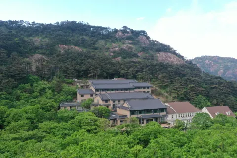 Huangshan Paiyun Hotel
