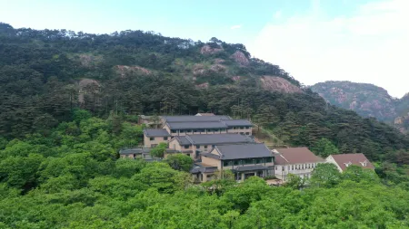 Huangshan Paiyun Hotel Отели рядом с достопримечательностью «Tianhai (Huangshan Cloud Sea)»
