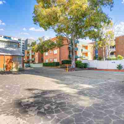 APX Parramatta Hotel Exterior