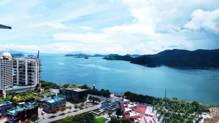 Wuxiang LOFT Seaview Holiday Beauty Hotel (Shenzhen Bohai City V Mansion) Отели рядом с достопримечательностью «Yantian International Container Port»